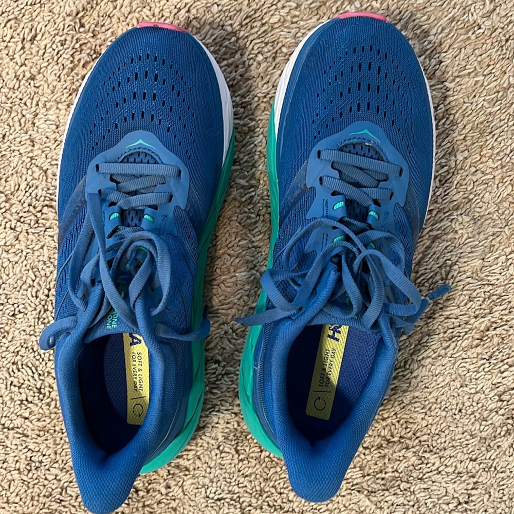 Women’s Hoka tennis shoes size 7.5 wore once, in perfect condition!